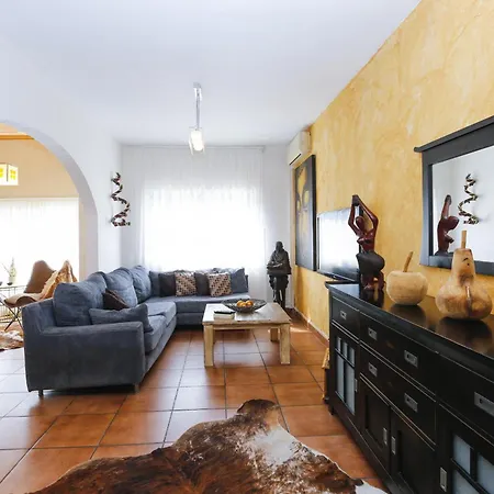 Buda Planetcostadorada Holiday home *